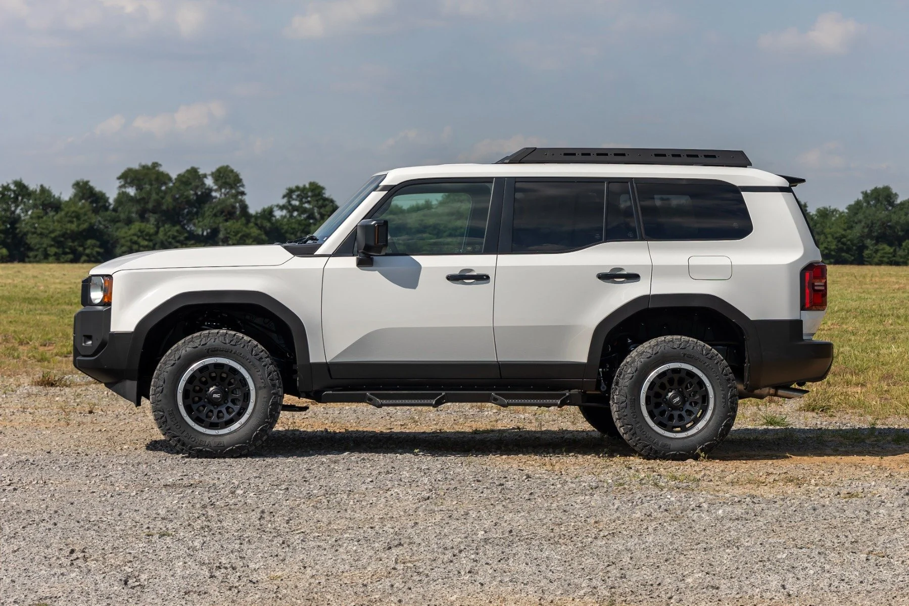 Rough Country 2" Lift Kit M1R for Toyota Landcruiser 4WD 2024-2025 73041 - Image 2