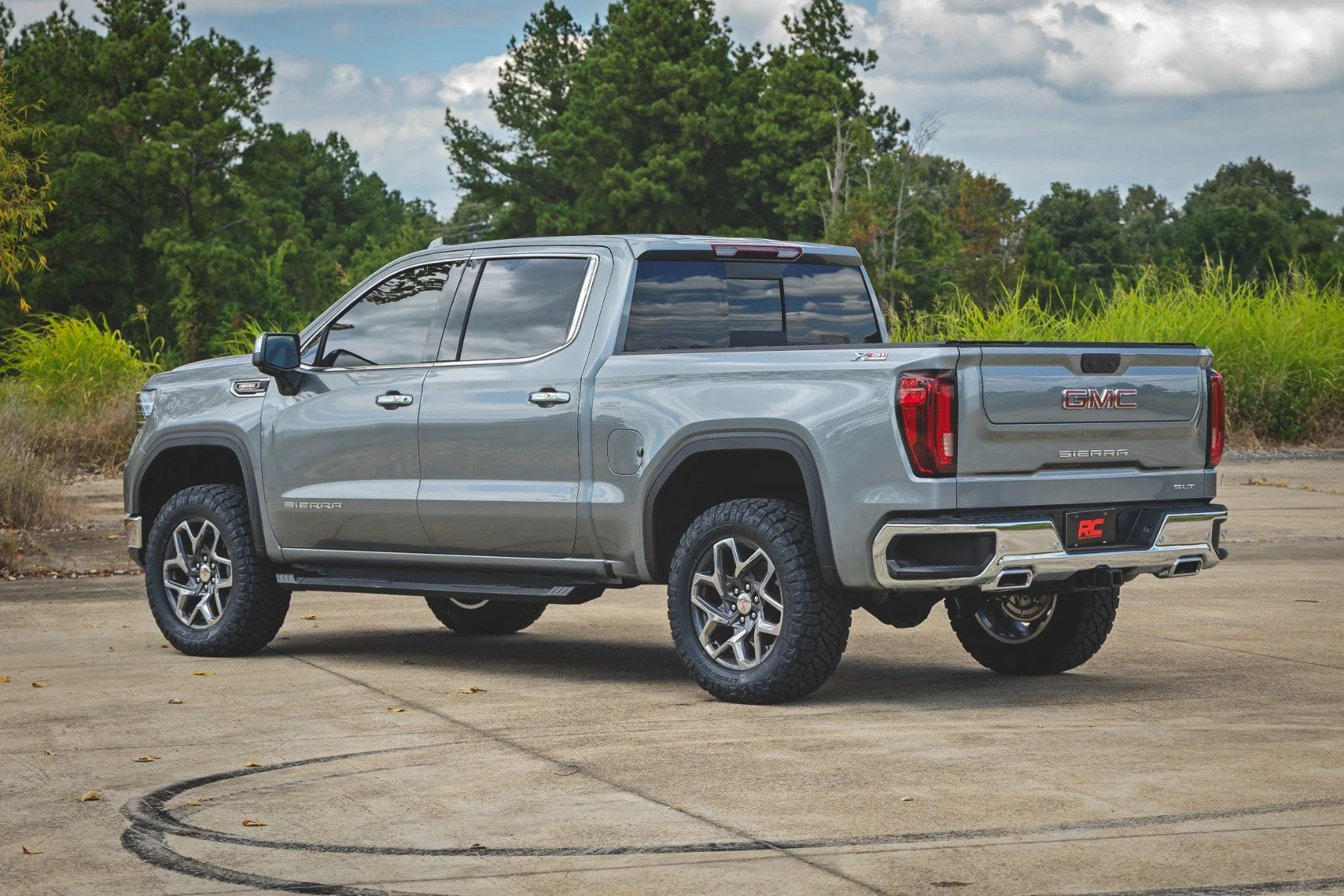 Rough Country 3.5 Inch Lift Kit | GMC Sierra 1500 2WD/4WD (2025) 110530RED - Image 4