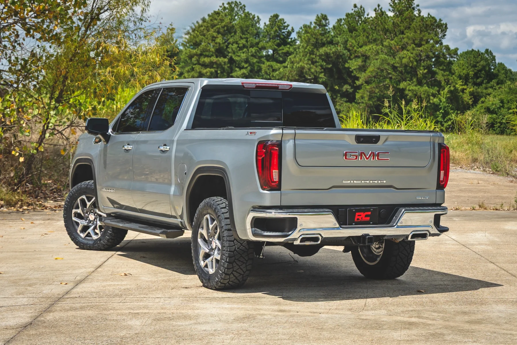 Rough Country 3.5 Inch Lift Kit | M1 Struts/M1 | GMC Sierra 1500 2WD/4WD (2025) 110540RED - Image 6