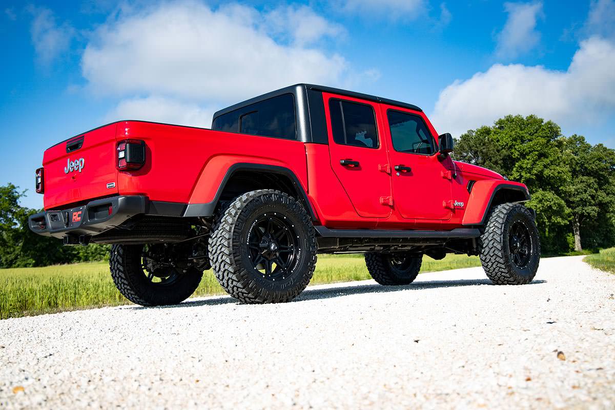 Rough Country 3.5" Lift Kit Spacers V2 for Jeep Gladiator JT 24-25 - Image 5