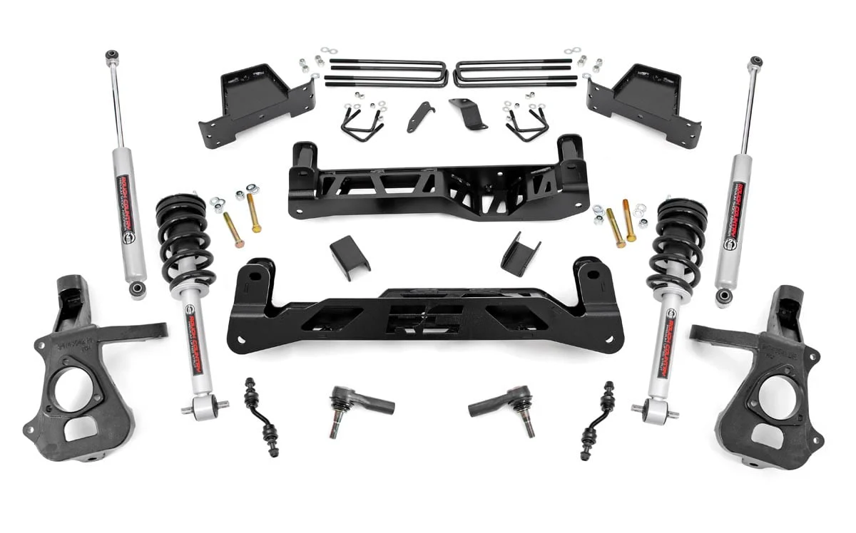 Rough Country 7" Lift Kit for Chevy/GMC 14-18 Lifted Struts PU 2WD CastSteel