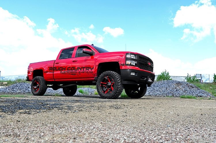 Rough Country 7in GM Lift Kit Lifted Struts 14-18 1500 PU 4wd Aluminum