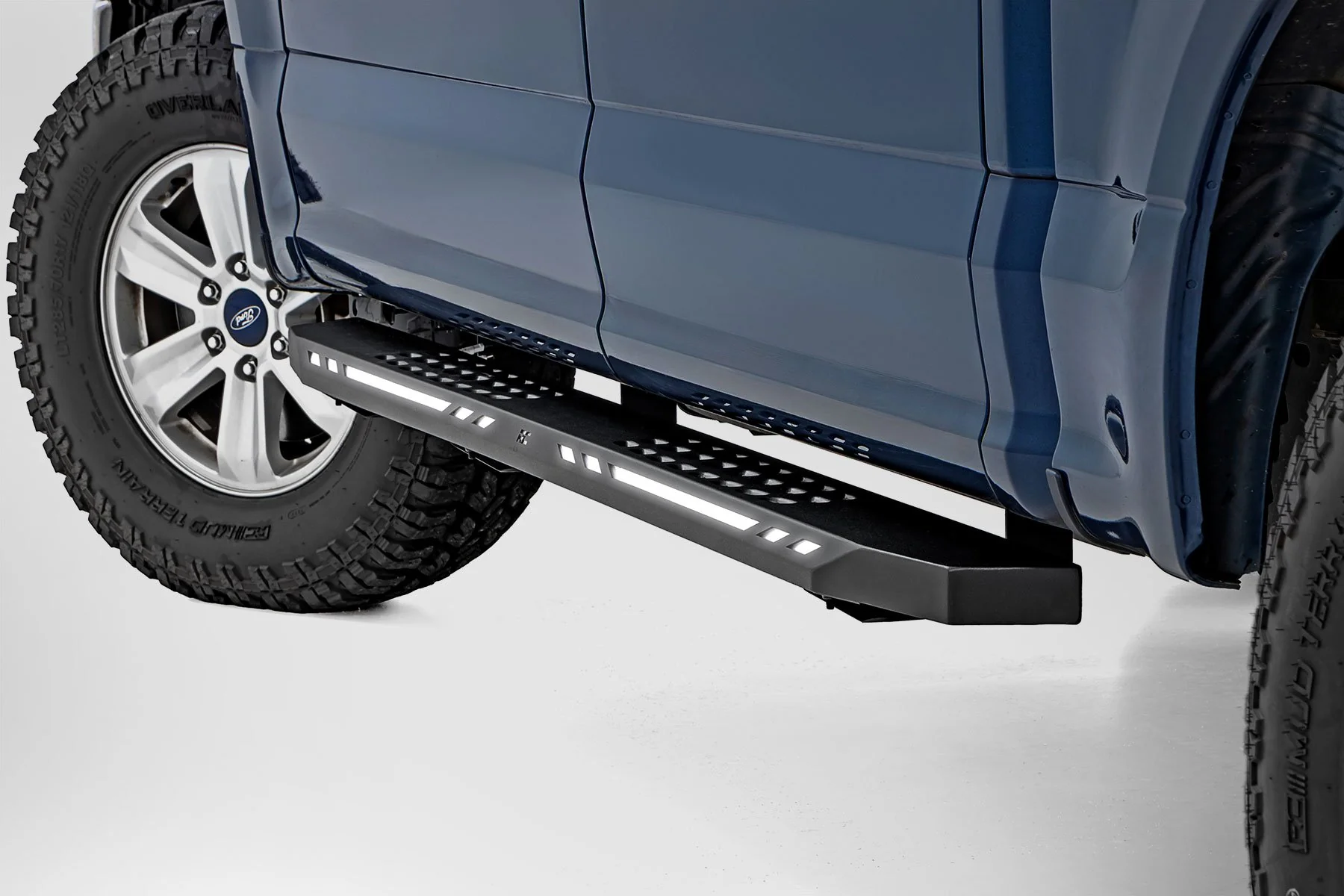 Rough Country AC2 Running Boards | Amber/White | Crew Cab | for Ford F-150/Lightning/F-250/F-350/Raptor (15-26) - Image 2