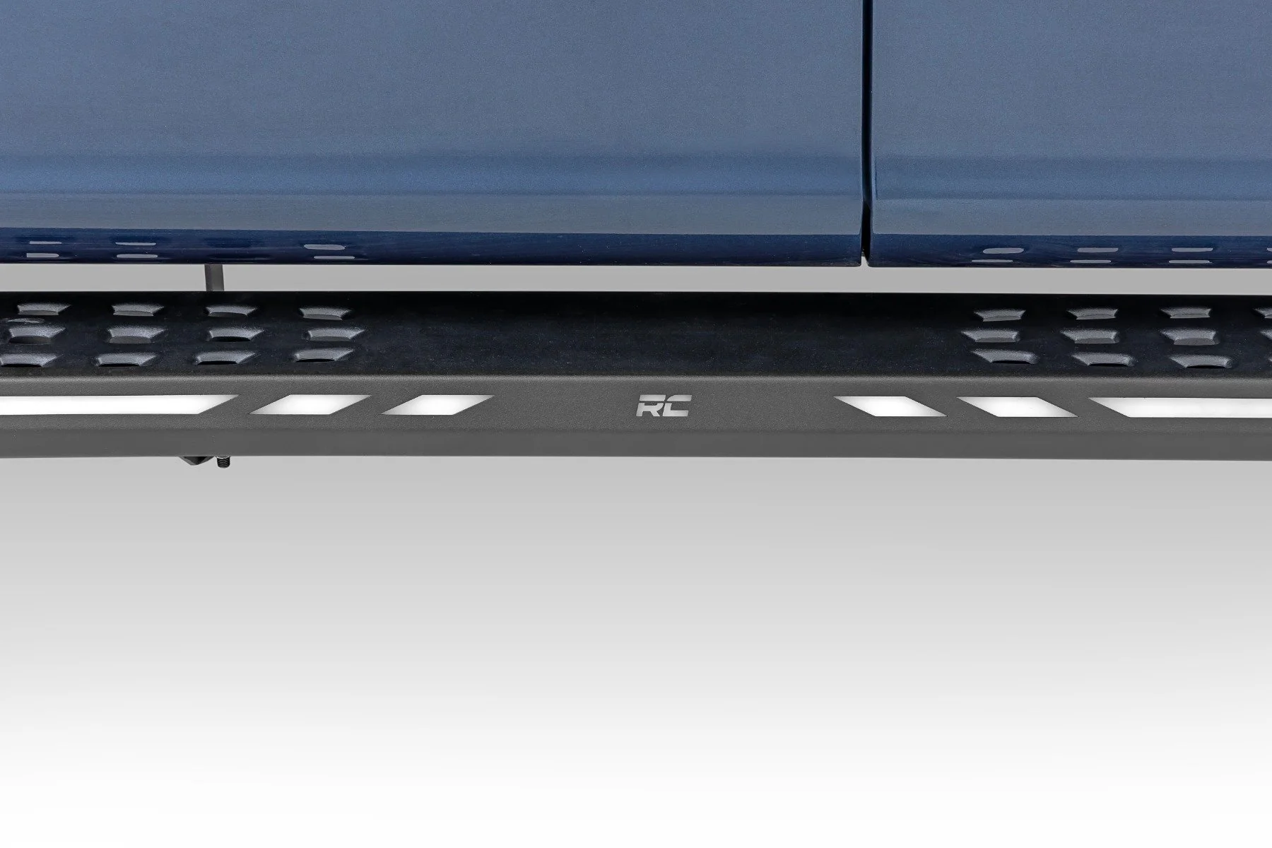 Rough Country AC2 Running Boards | Amber/White | Crew Cab | for Ford F-150/Lightning/F-250/F-350/Raptor (15-26) - Image 5