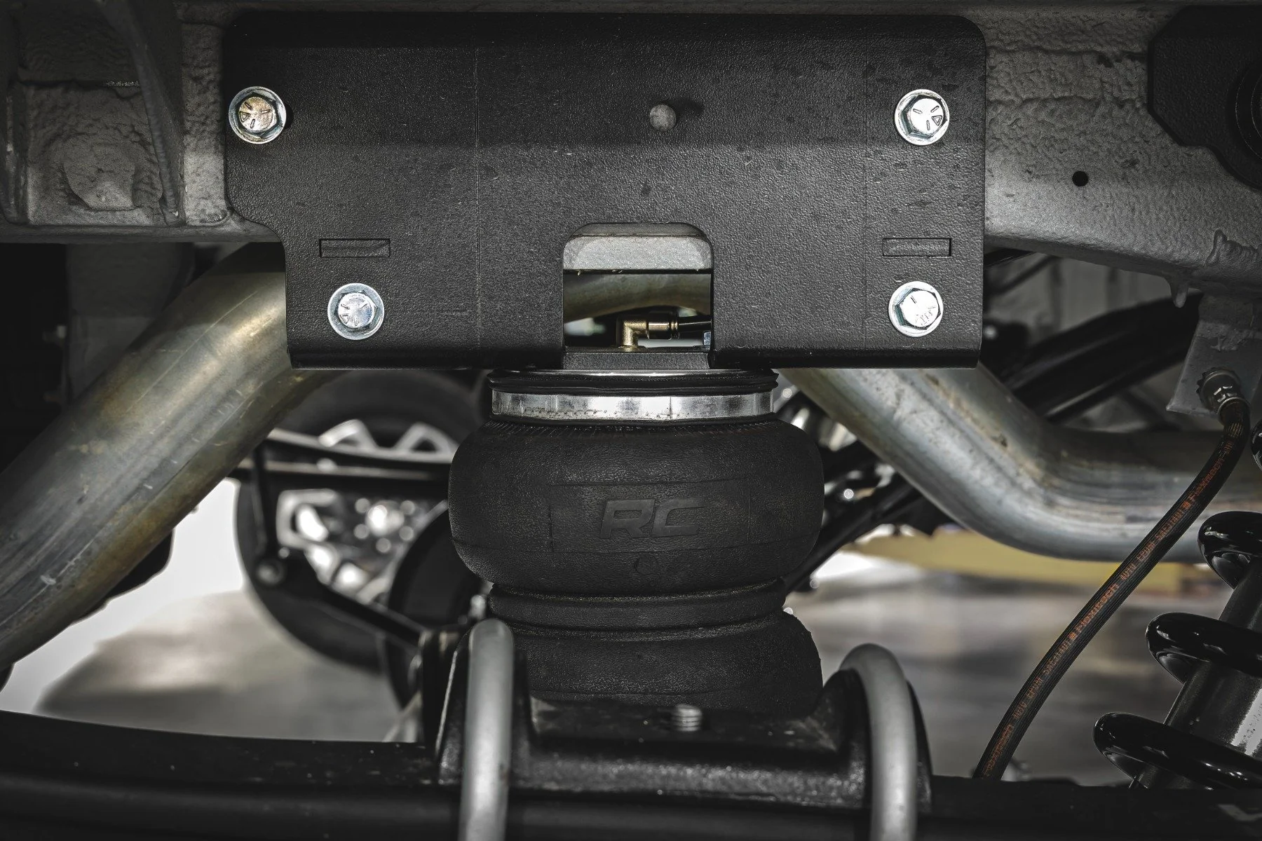 Rough Country Air Spring Kit | Mercedes Sprinter (2019-2025) - Image 4