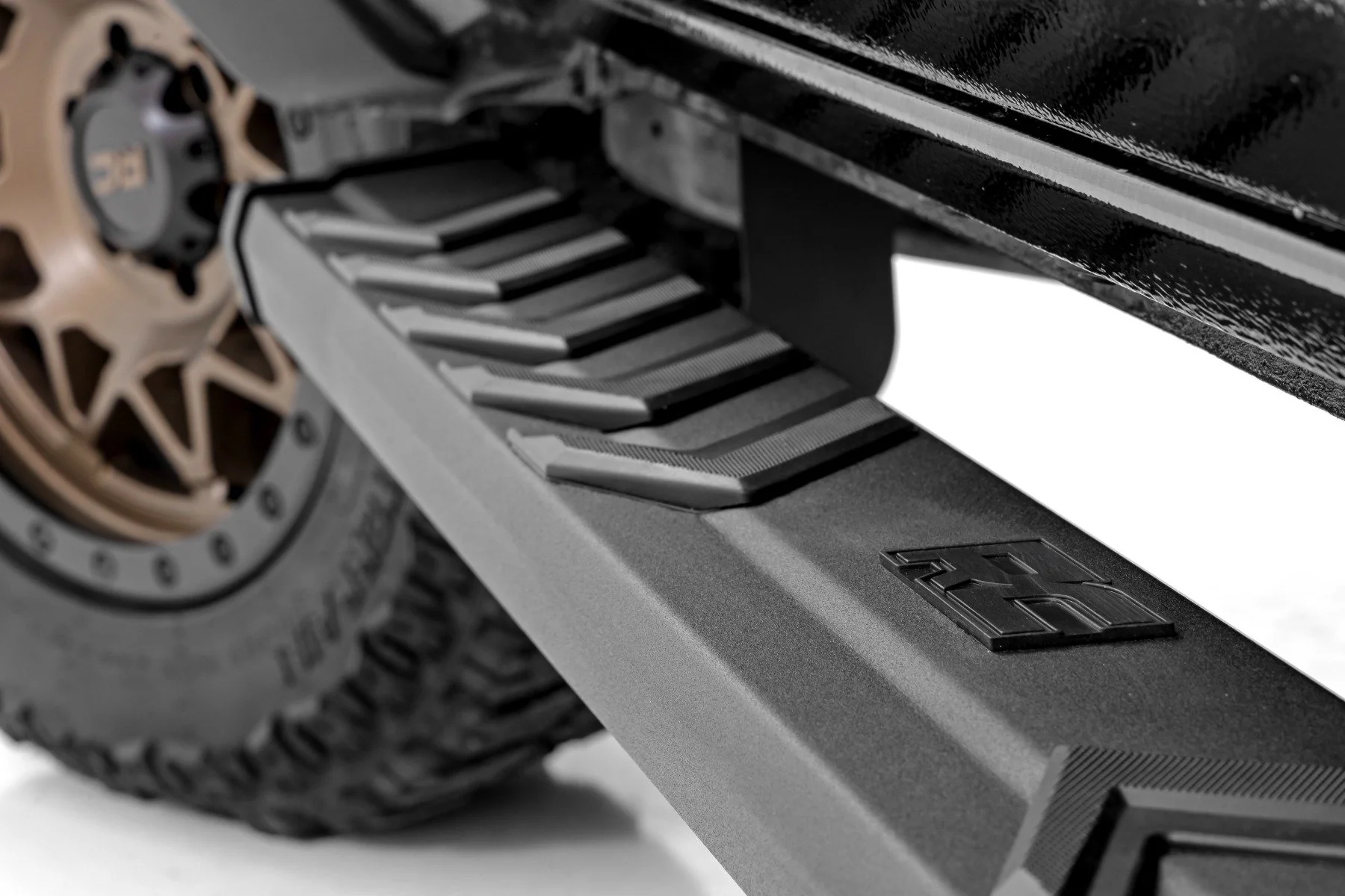 Rough Country BA2 Running Boards | Side Step Bars | for Toyota 4Runner 2025 - Image 3