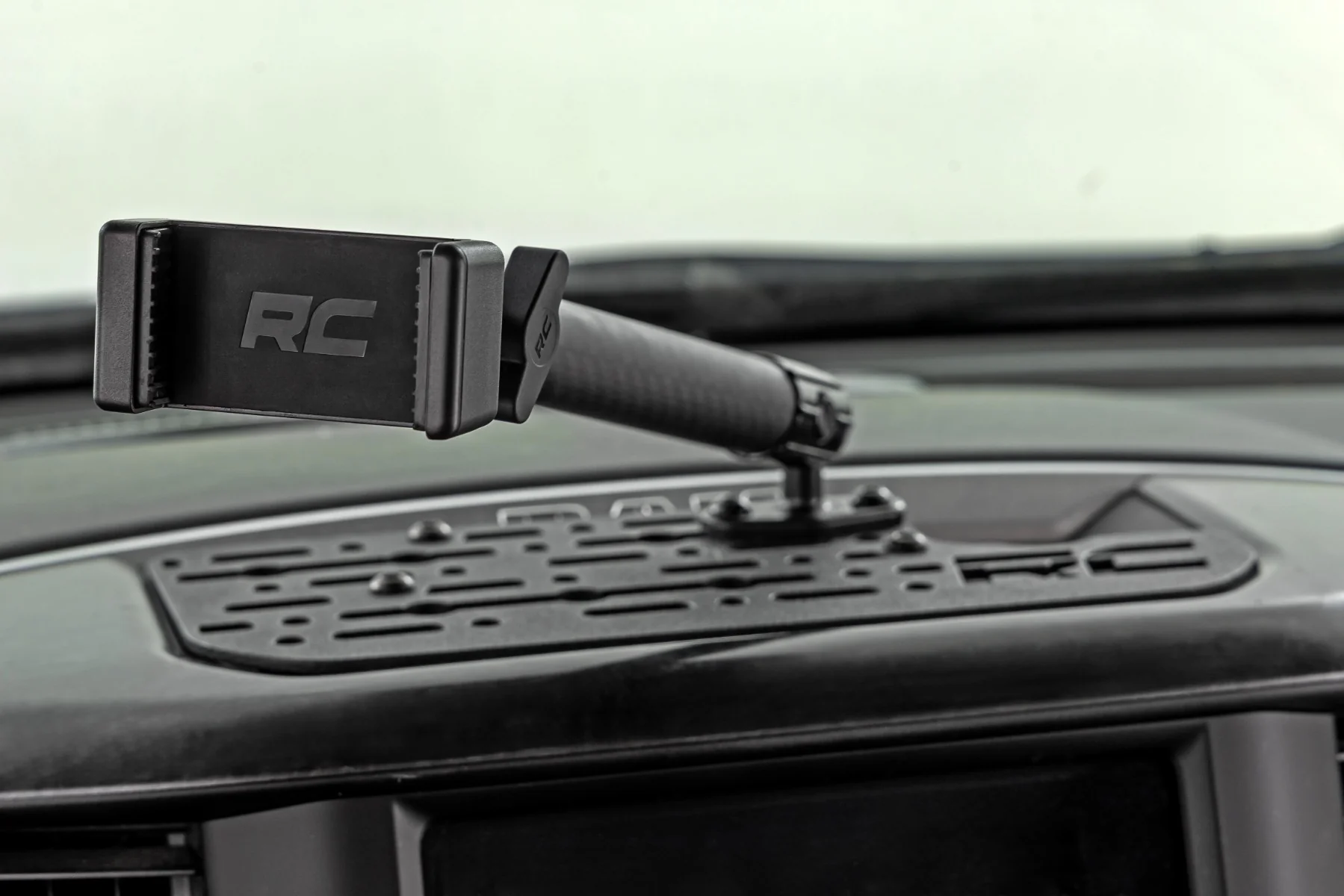 Rough Country Dash Mount | 10" Non-Mag Safe Mount Kit | 8in Screen | for Ram 1500 4WD (2019-2026) - Image 3