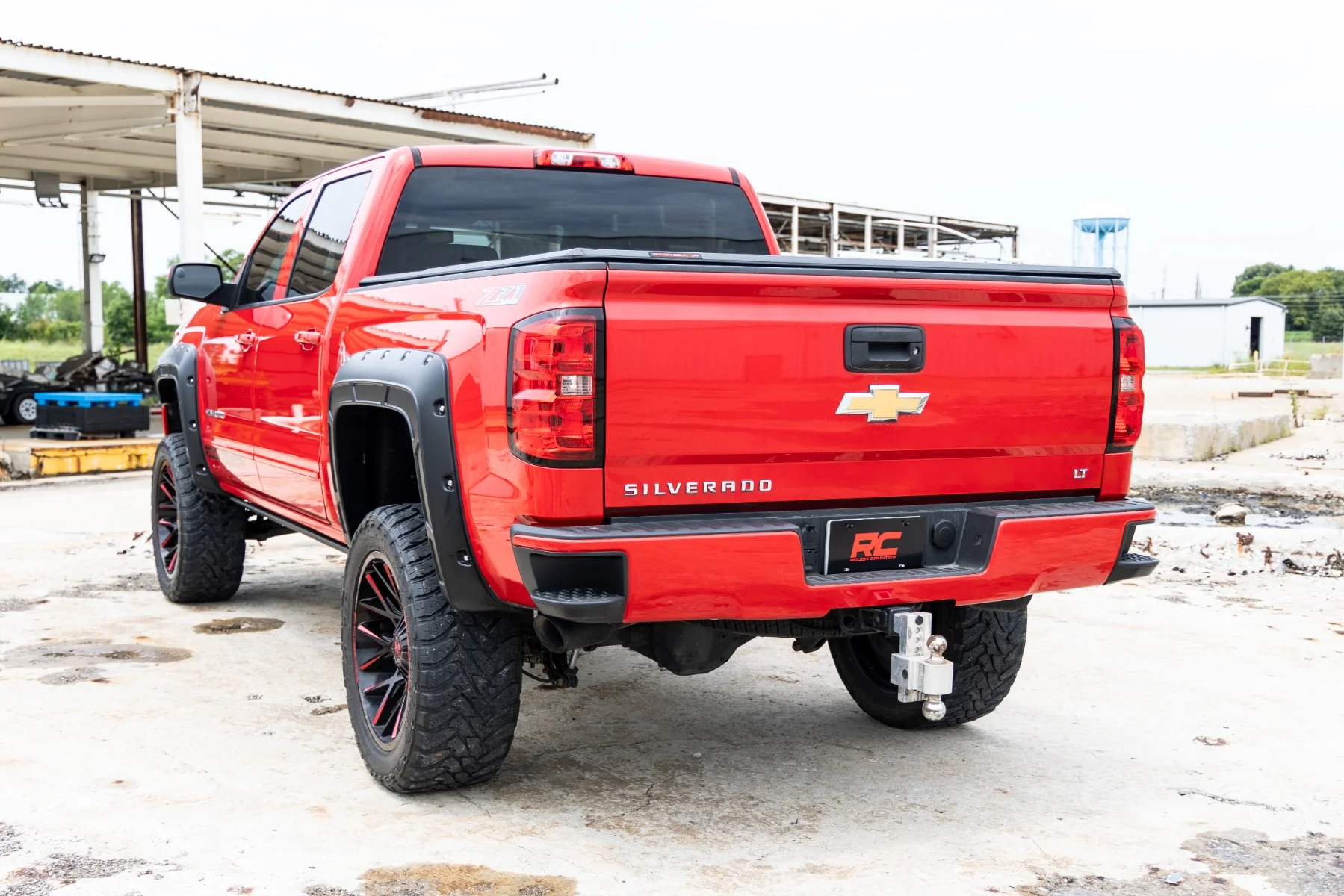 Rough Country Fender Flares Defender 5'9" Bed GXG Tungsten Chevy 1500 14-18 - Image 4
