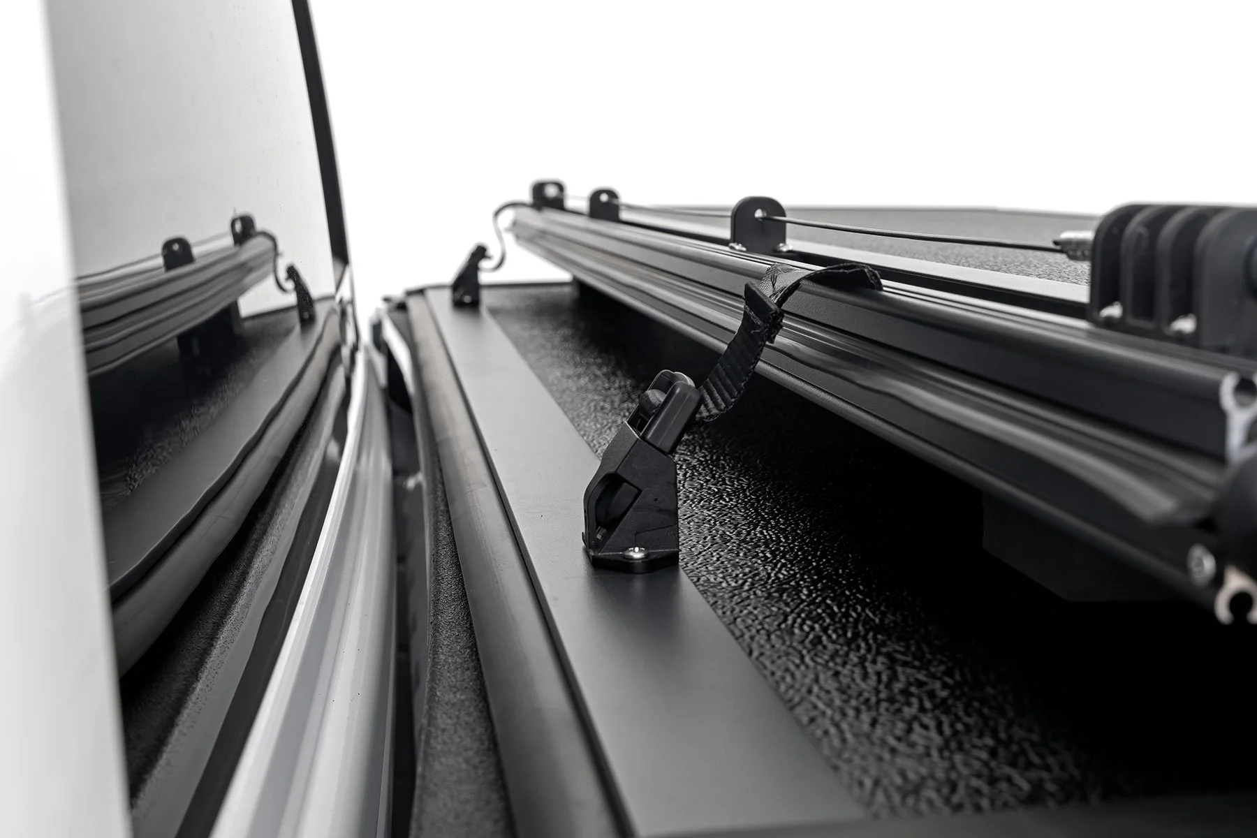 Hard Low Profile Cover 6'4" No Rambox Ram 1500 19-25/TRX 21-23 - Image 6