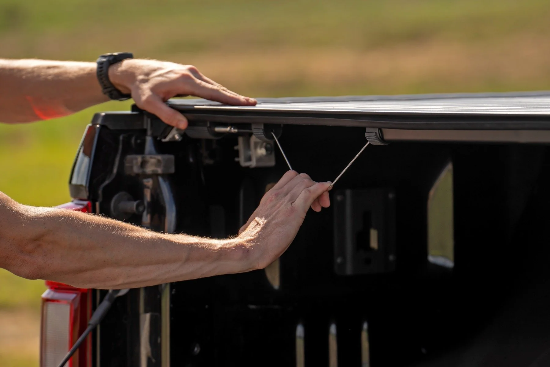 Rough Country Hard Roll Up Cover 6'10" Bed | for Ford F250/F350 SuperDuty 17-24 50517650 - Image 6