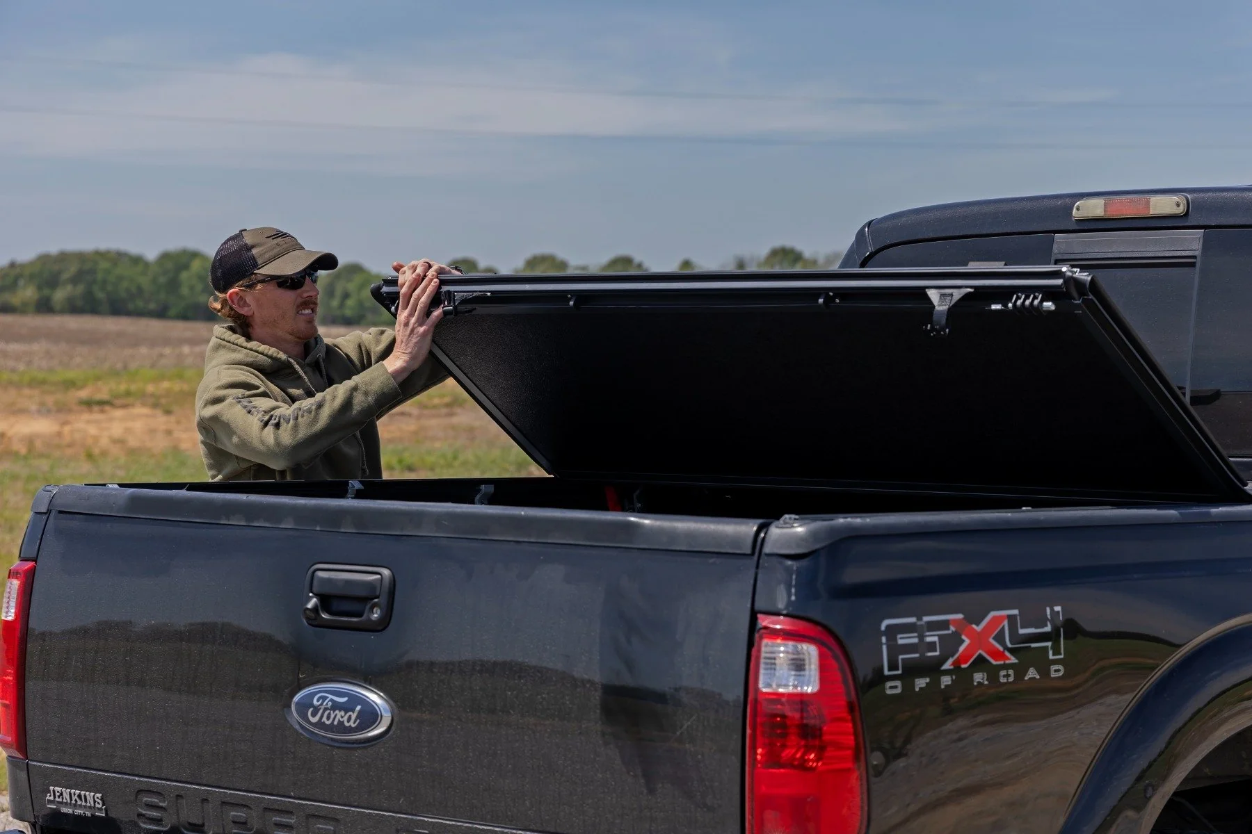 Low Profile Bed Cover 6'10" Bed Ford F250/F350 99-16 - Image 5
