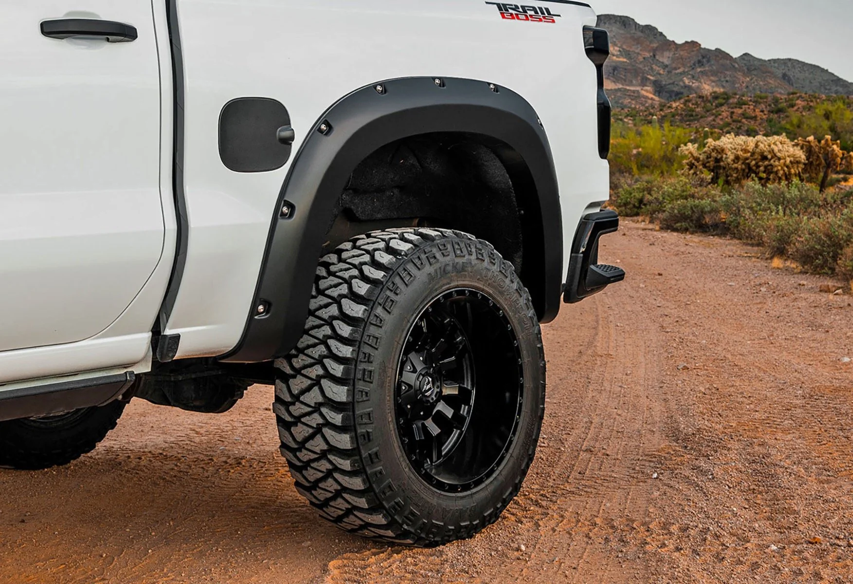 Rough Country Pocket Fender Flare Chevy Silverado 1500 19-25 White - Image 4