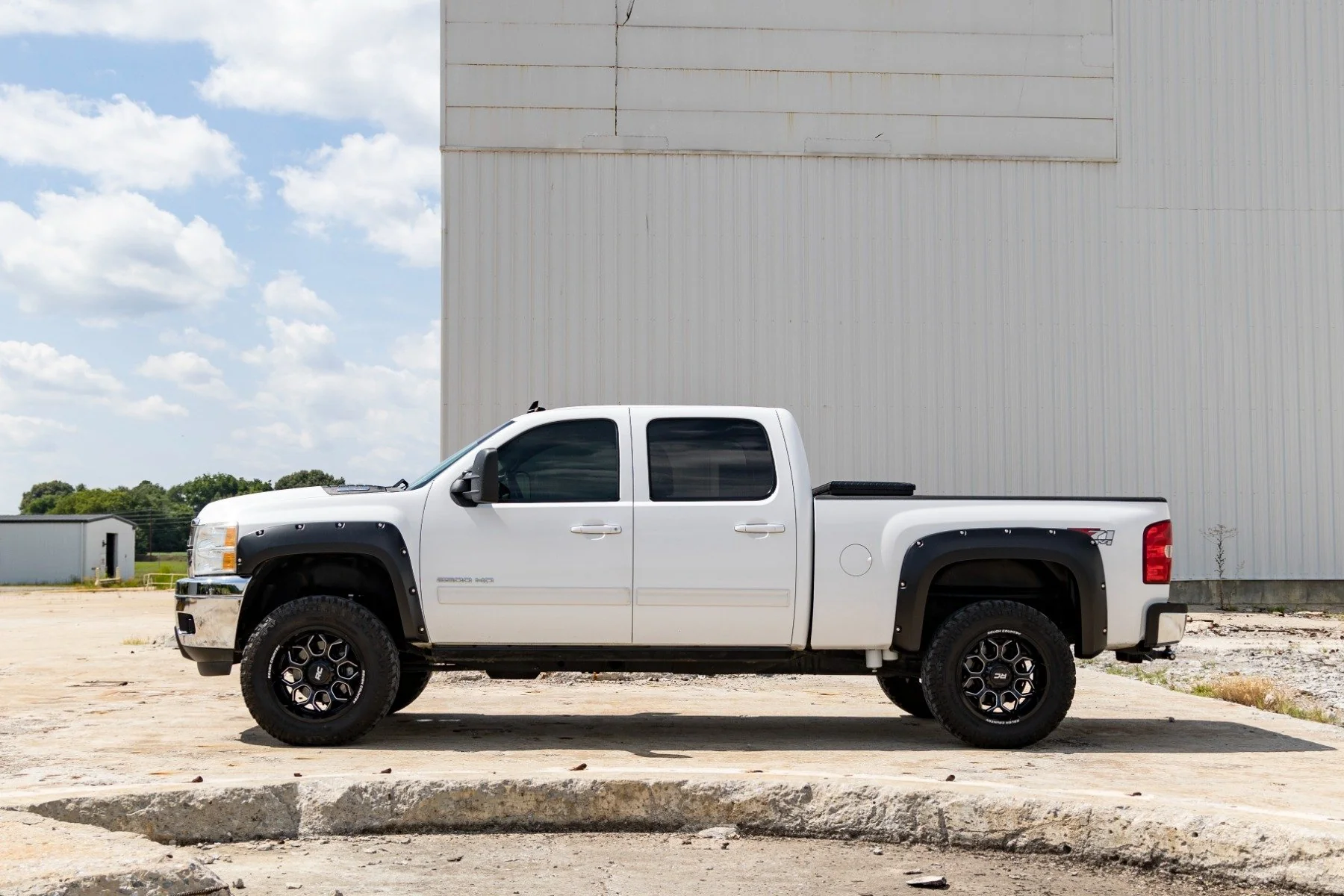 Rough Country Pocket Fender Flares 202 Gloss Black for Toyota Tacoma 24-25 - Image 3