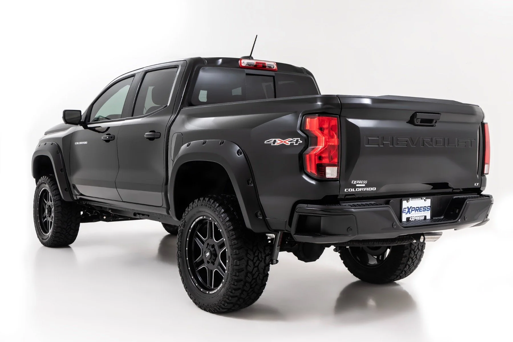 Rough Country Pocket Fender Flares | GNT Radiant Red | Chevy Colorado 23-26 - Image 4
