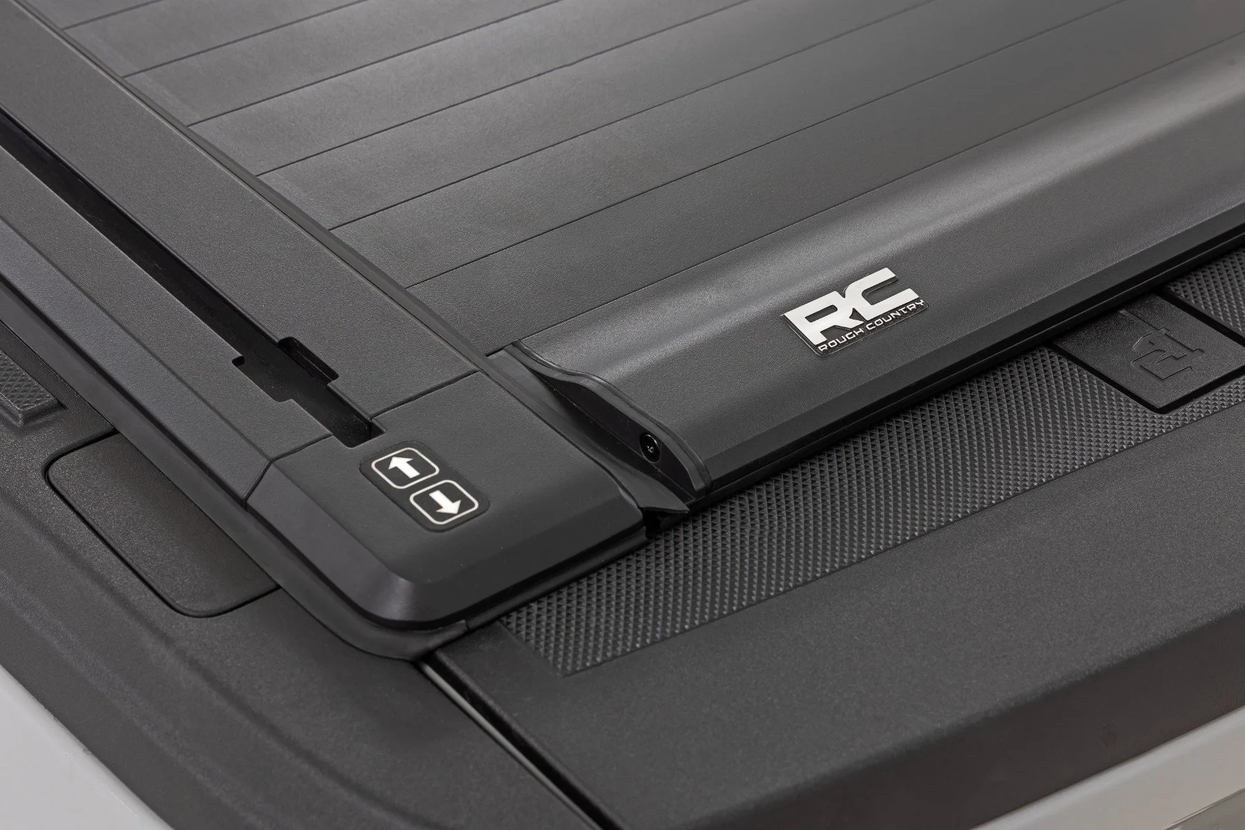 Rough Country Powered Retractable Bed Cover | 5'7" Bed | for Ford F150 (15-25) 51509550 - Image 5