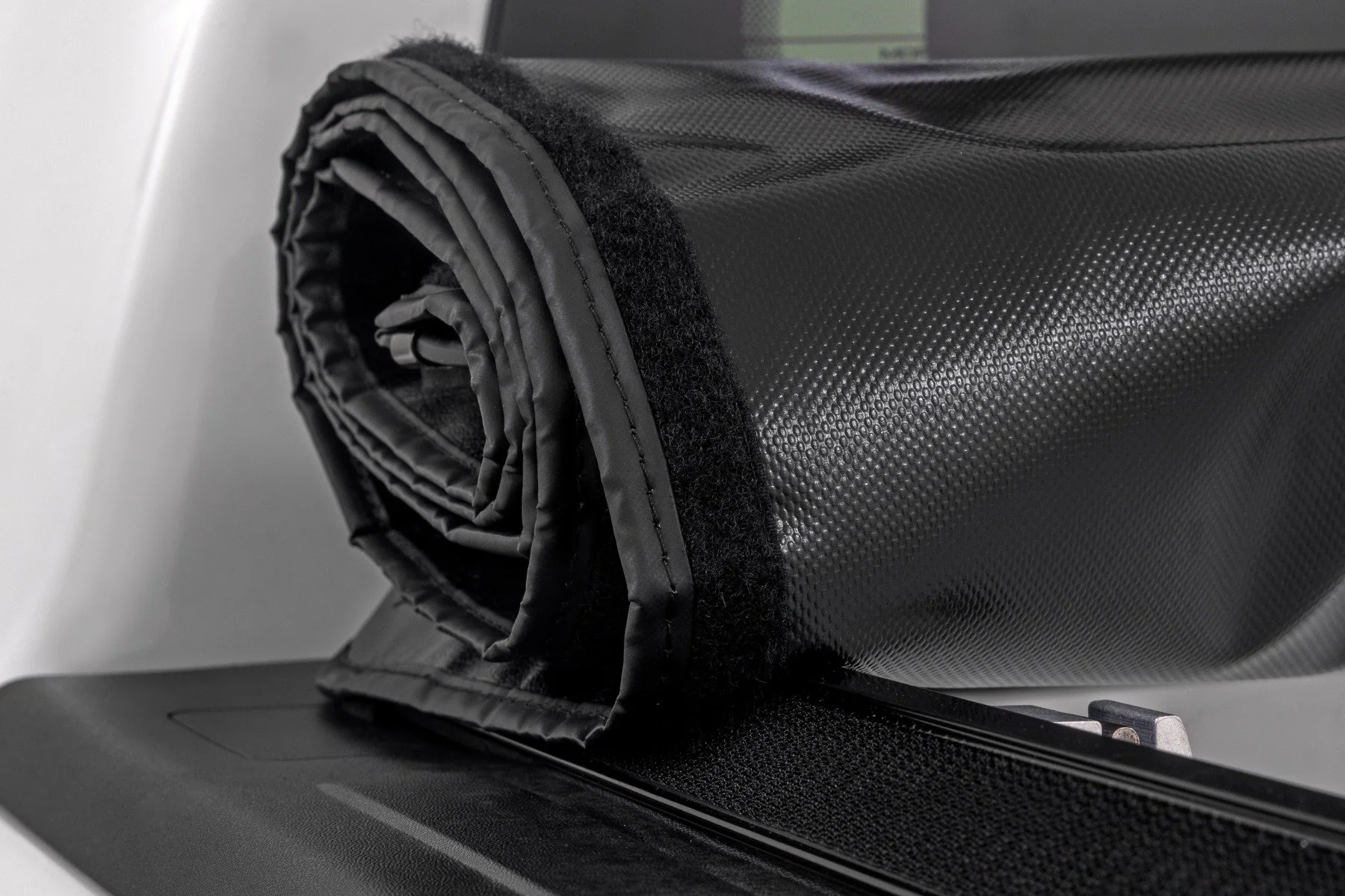 Soft Roll Up Bed Cover 6'4" Bed Ram 1500 19-25 42309650 - Image 6