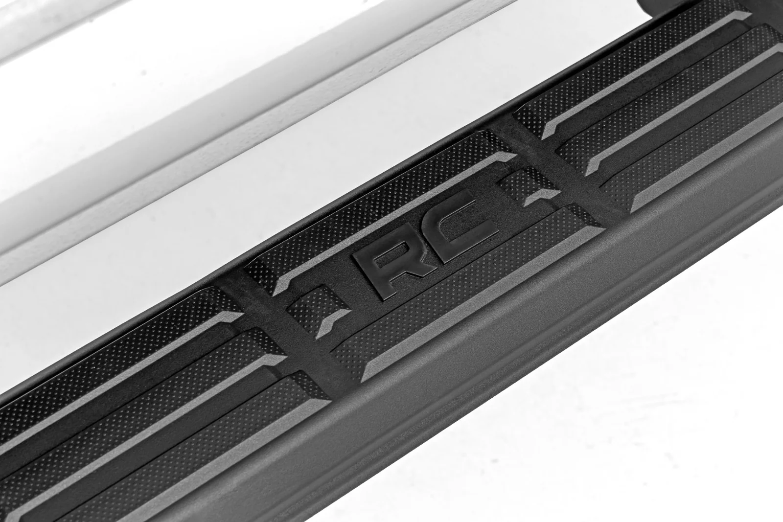 Rough Country TR2 Running Boards | Chevy/GMC 1500/2500HD/3500HD 07-19 & Classic 25000 - Image 5